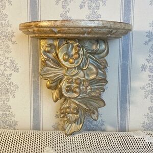 Ornate Classical Acanthus Leaf Gold Tone Wall Scone Display Shelf 12.5''Tall